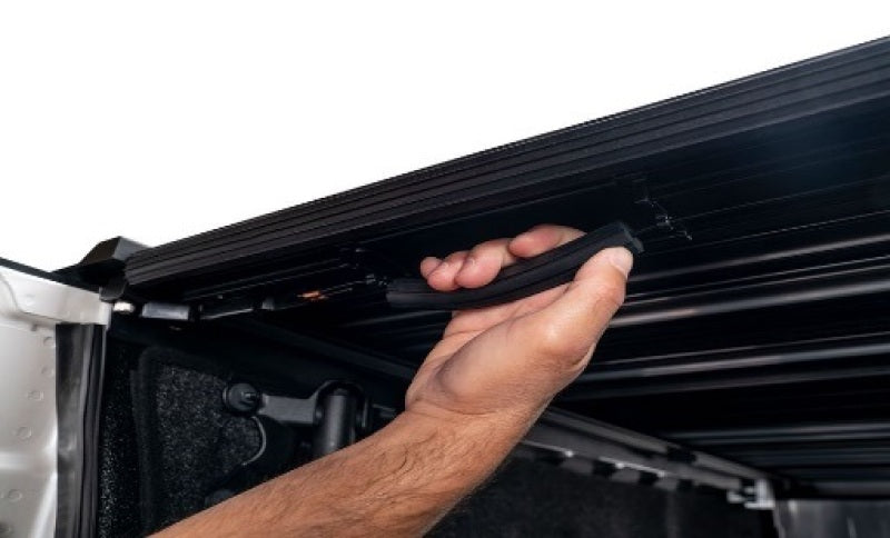 09-14 Ford F-150 Retrax 30371 5'7" IX Manual Retractable Tonneau Cover