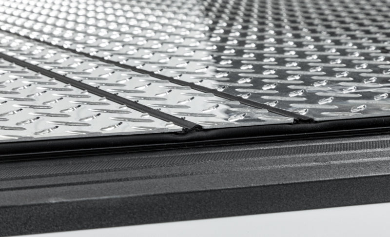 19-23 Ford Ranger I4 2.3L Access B0010069 LOMAX 6ft Bed Pro Series Tri-Fold Cover Blk Diamond Mist