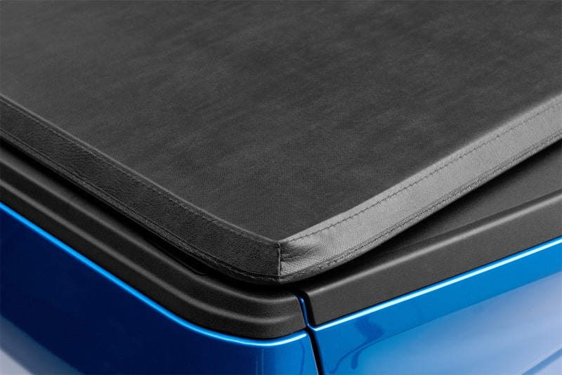 19-23 Ford Ranger Lund 950113 (6ft Bed) Genesis Tri-Fold Tonneau Cover - Black