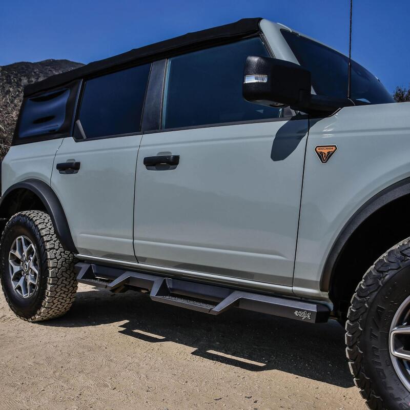 21-26 Ford Bronco Westin 56-14195 HDX Drop Nerf Bars Textured Black Steel