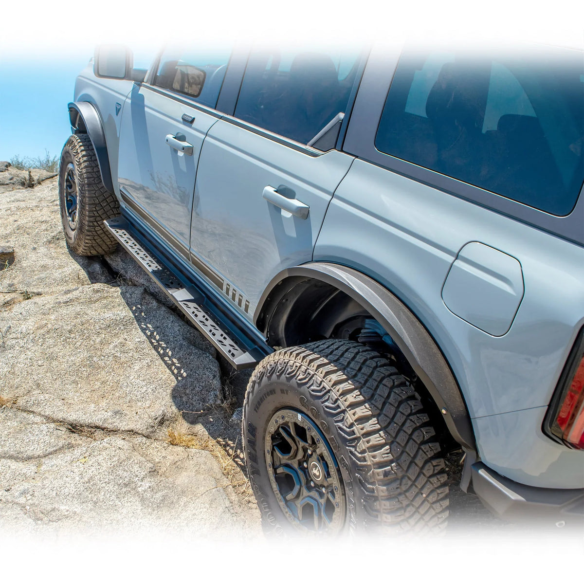 21-26 Ford Bronco Turn Offroad SS1-M4 Side Step 4-Door