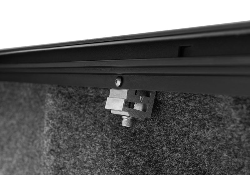 21-24 Ford F-150 Roll-N-Lock LG132M M-Series Retractable Tonneau Cover (w/o OE Cargo Tracks - 78.9in. Bed)