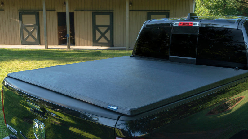 19-23 Ford Ranger Lund 950113 (6ft Bed) Genesis Tri-Fold Tonneau Cover - Black