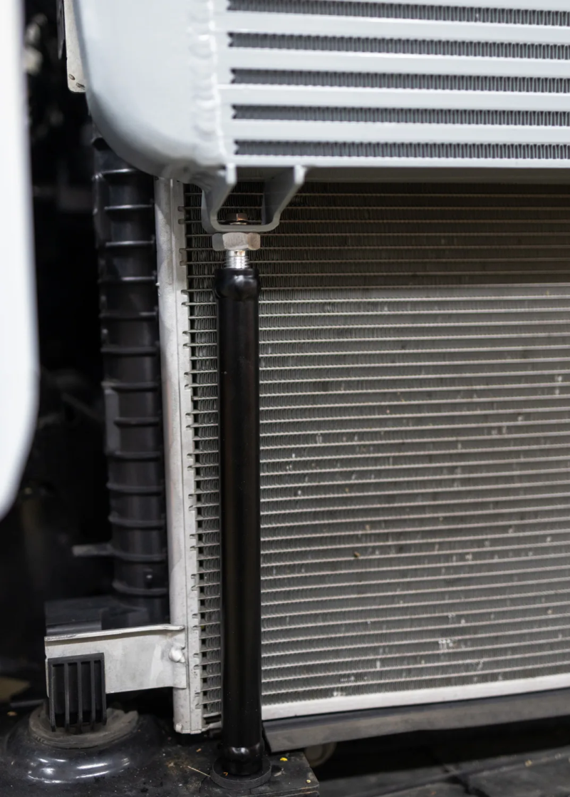 20-23 Ford Explorer ST V6 3.0 Mishimoto MMINT-EST-20SL Performance Intercooler - Silver